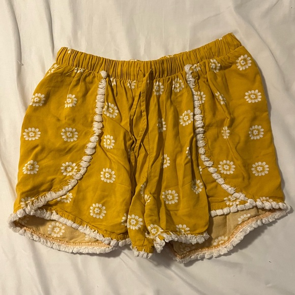 Mossimo Supply Co. Pants - Women’s casual shorts